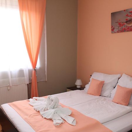 سوبوتيتْسا Sun Apartments المظهر الخارجي الصورة