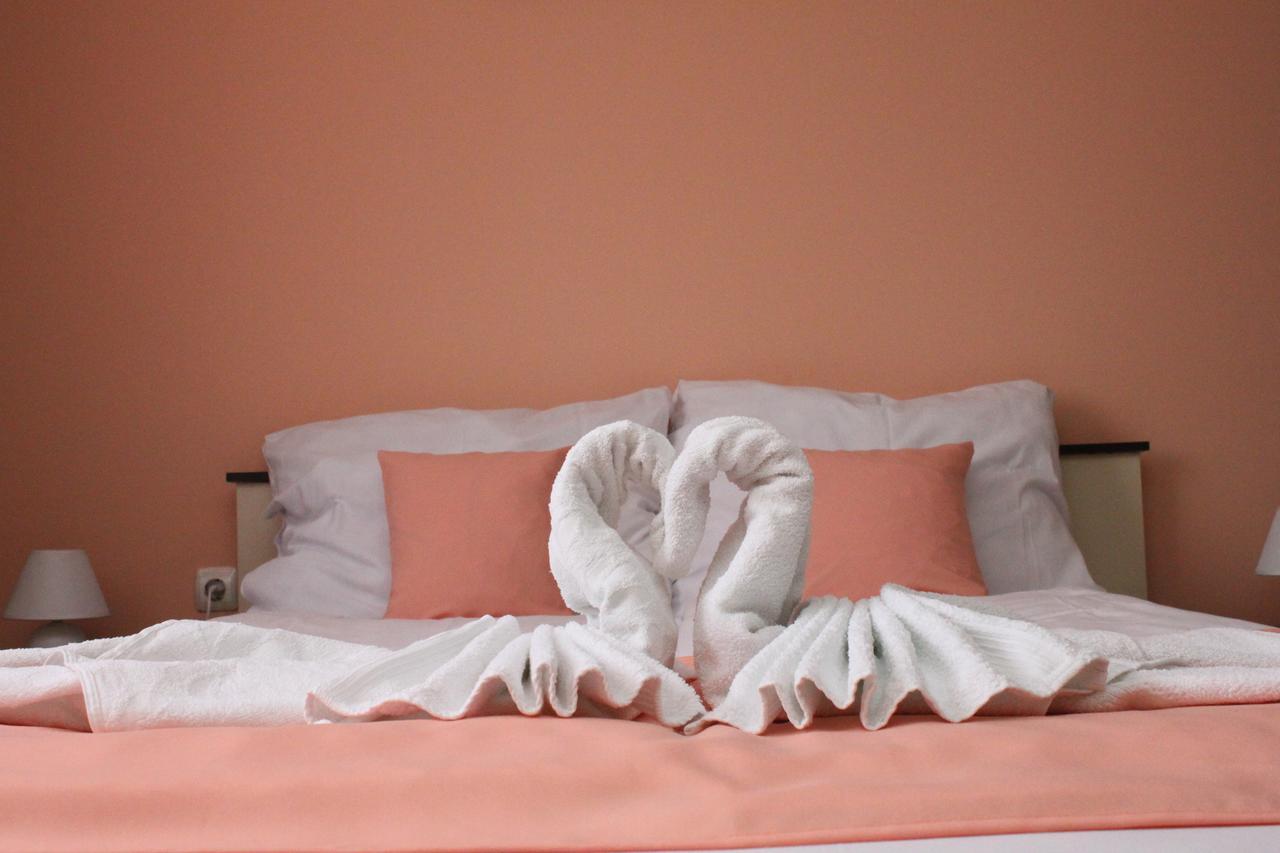 سوبوتيتْسا Sun Apartments المظهر الخارجي الصورة