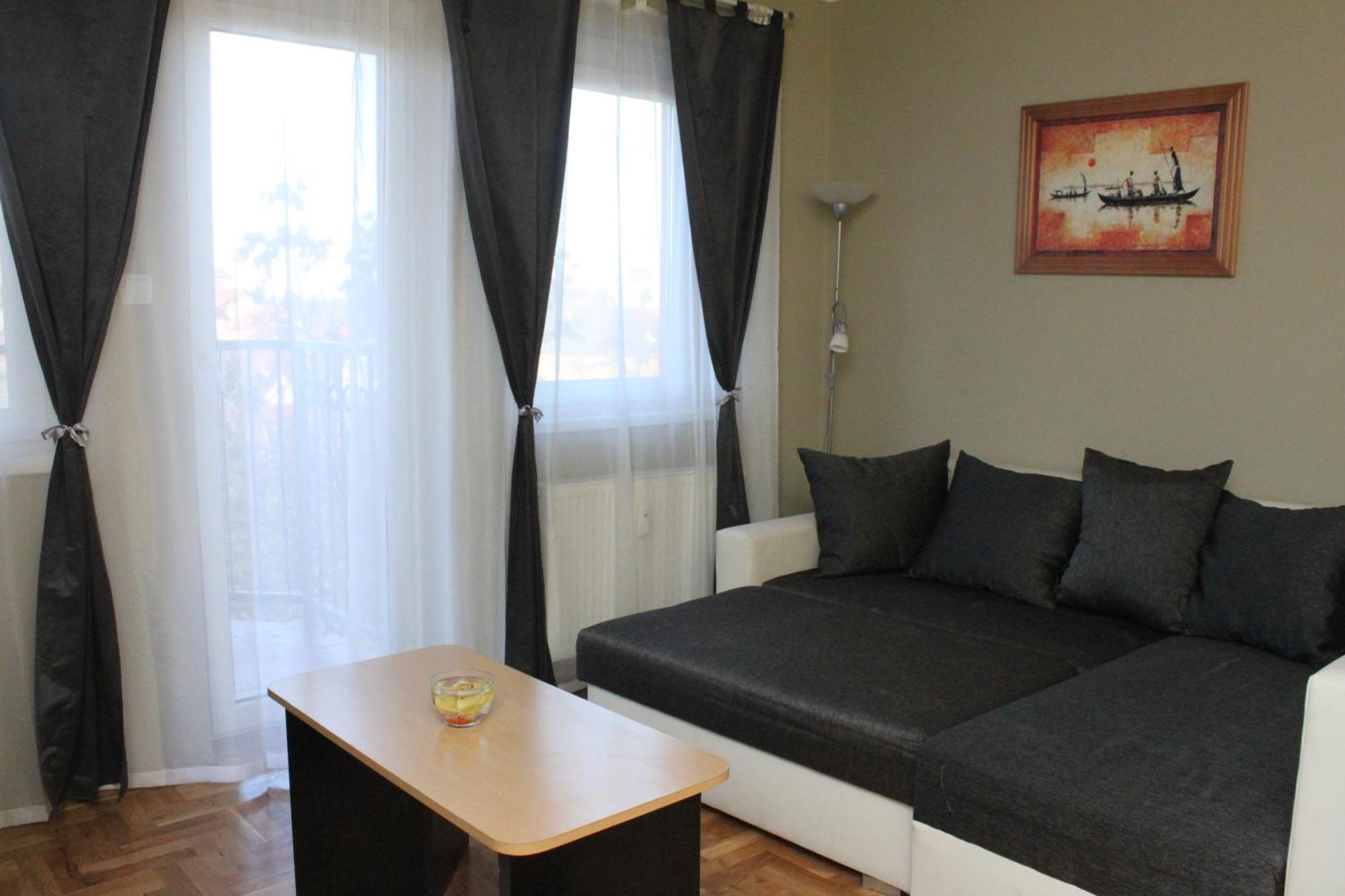 سوبوتيتْسا Sun Apartments المظهر الخارجي الصورة